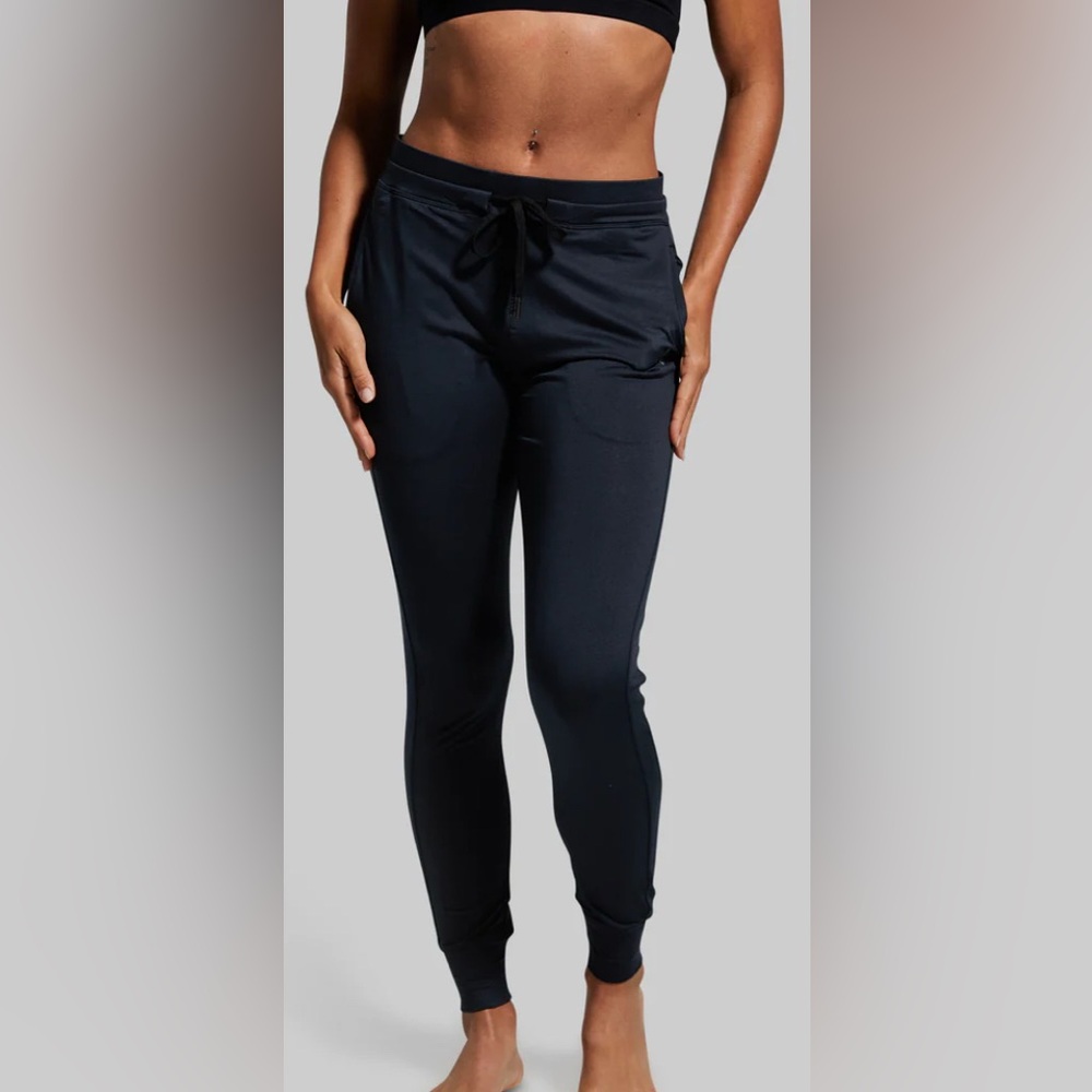 Born Primitive Women’s Rest Day Athleisure Jogger
